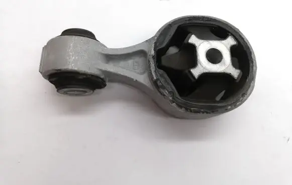 Nissan X-Trail T32 Engine mount bracket