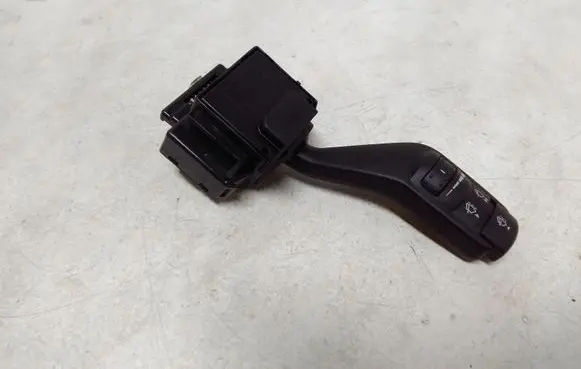 Ford Focus Wiper control stalk 17D940