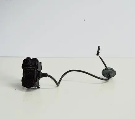 Volkswagen Jetta VI Fuel tank cap lock 5C6810773B