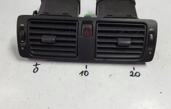 Volvo C30 Dash center air vent grill