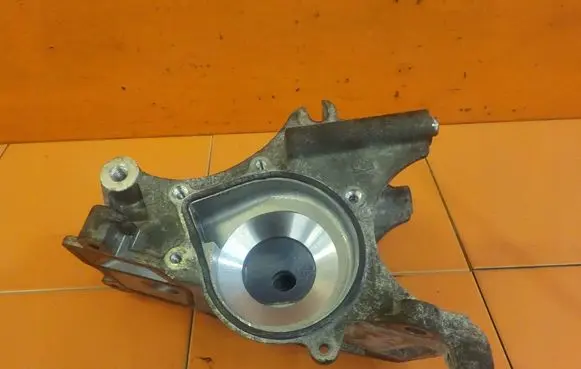 Mini One - Cooper R56 Engine mounting bracket 