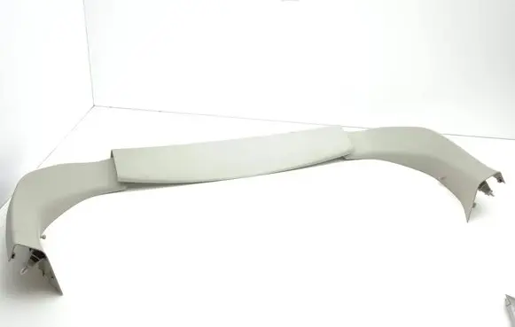 Nissan Leaf II (ZE1) Tailgate trim 909005SH0A