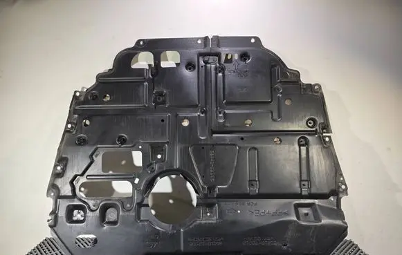 Lexus CT 200H Engine splash shield/under tray 5144112255