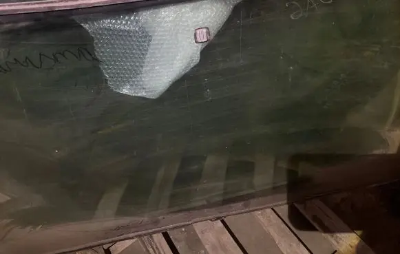 Mitsubishi Carisma Front windscreen/windshield window 2A974