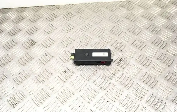 BMW X5 F15 Aerial antenna amplifier 92870811 6520933469101 051213