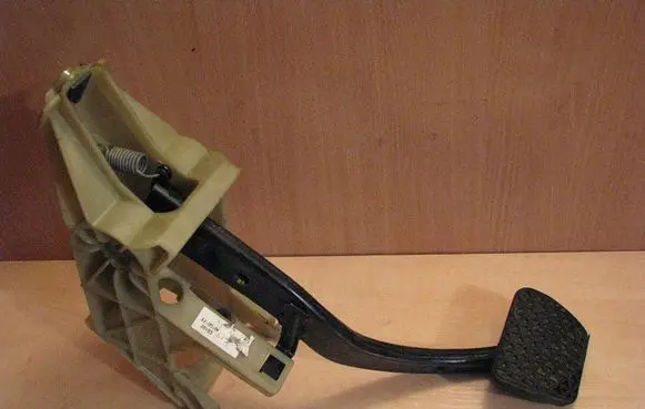 BMW 7 E65 E66 Brake pedal