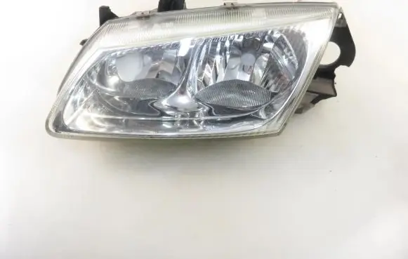 Nissan Almera N16 Headlight/headlamp 26060BN011