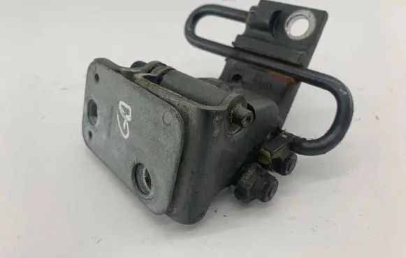Audi Q7 4L Rear door lower hinge 4L0833412A