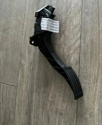 Ford Focus Accelerator throttle pedal JX619F836B