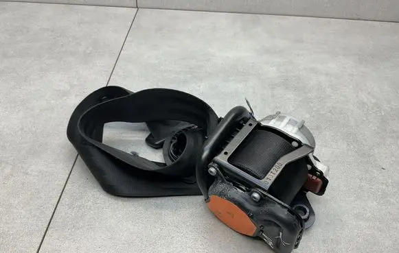 Audi A1 Front seatbelt 8X4857705B