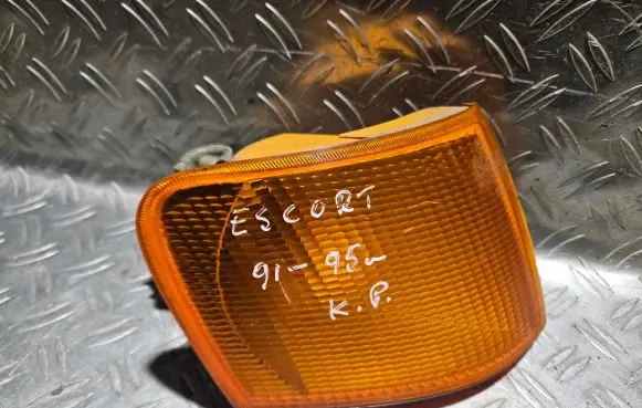 Ford Escort Front indicator light 91AG13368AA