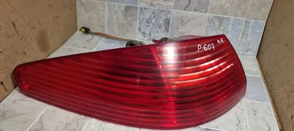 Peugeot 607 Rear/tail lights 2543G