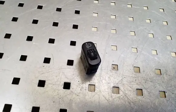 Mercedes-Benz Sprinter W906 Headlight level height control switch 9068260038