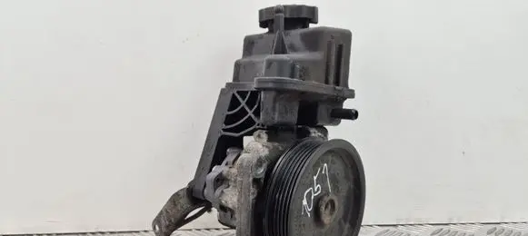 Mercedes-Benz Sprinter W906 Power steering pump A0064661701