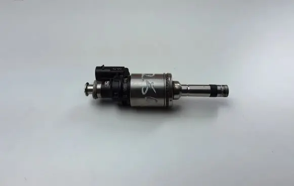Ford Ecosport Fuel injector DM5G9F593AB