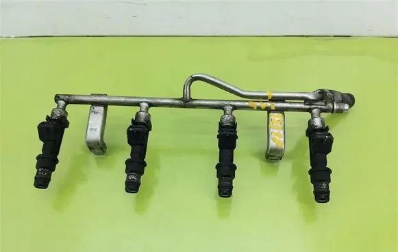 Opel Zafira A Fuel main line pipe 25313846