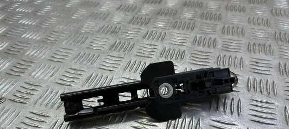 Volvo S60 Seat belt adjustment rail 16521700A