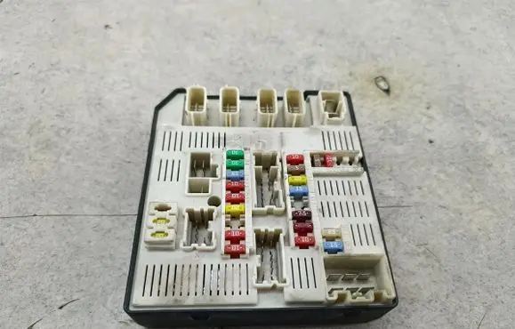 Renault Laguna III Central body control module 284B60012R