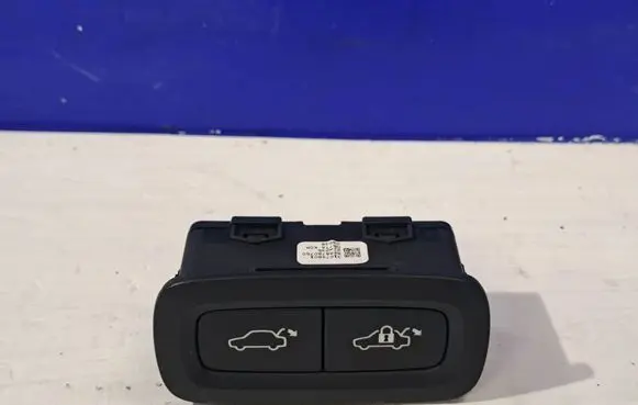 Polestar 2 Tailgate/boot open switch button 31674801