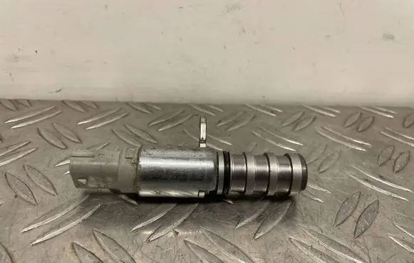 Ford Focus Camshaft speed sensor HX7G6B297AA