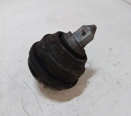 BMW 5 E39 Engine mount bracket
