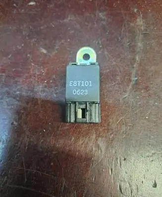 Mitsubishi Pajero Other relay E8T101 0623