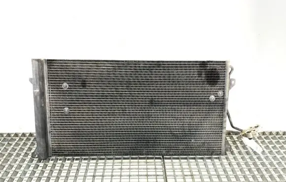 Audi Q7 4L Coolant radiator 4L0260401A