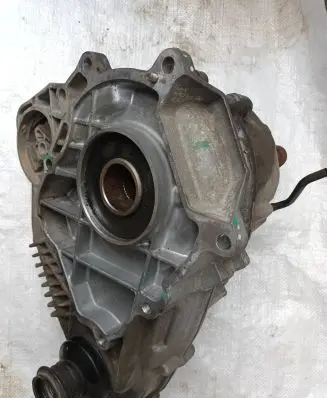 BMW X3 F25 Gearbox transfer box case 7505376