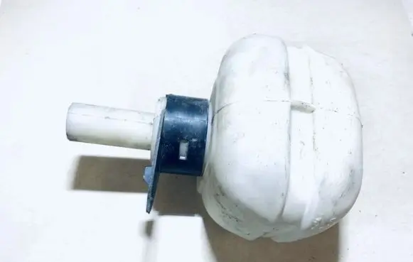 Vacuum air tank