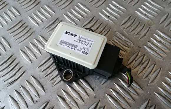 Mercedes-Benz Sprinter W906 ESP acceleration yaw rate sensor A0065424218 0265005774