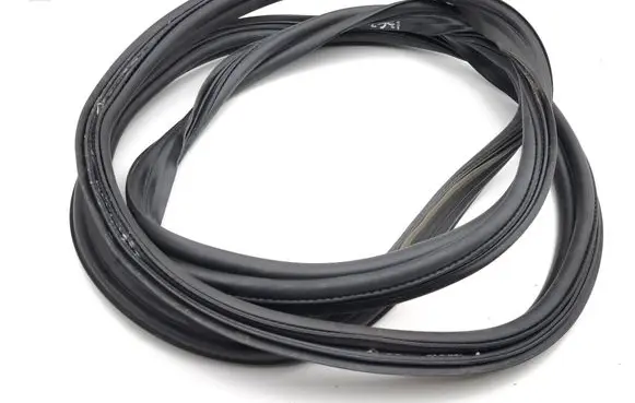Mercedes-Benz CLS C218 AMG Trunk rubber seal (body) 