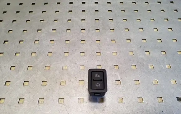Audi Q7 4L Alarm switch 4F0962109