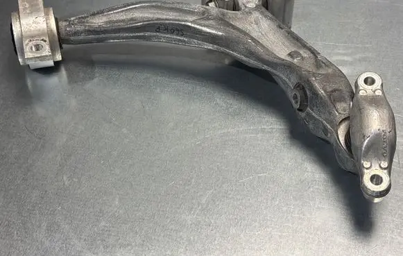 Volvo S60 Front lower control arm/wishbone 31360835