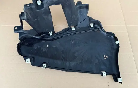 Rear underbody cover/under tray