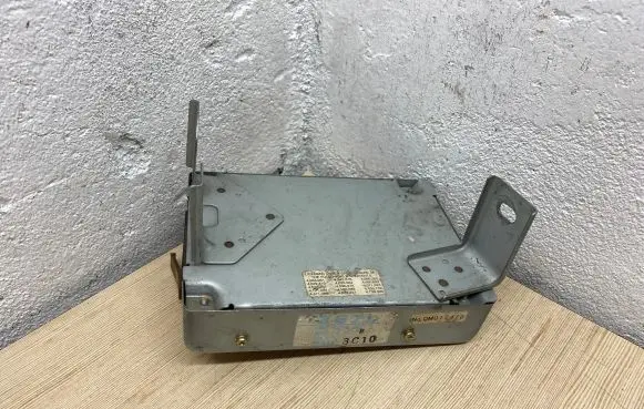 Mazda 323 Engine control unit/module B67L189E1