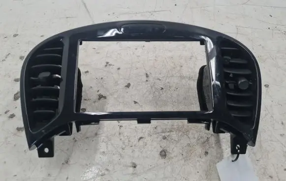 Nissan Juke I F15 Radio/GPS head unit trim 