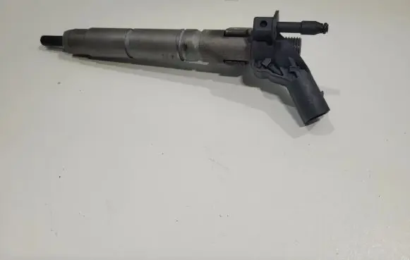 Mercedes-Benz GLK (X204) Fuel injector A6420700587 060830