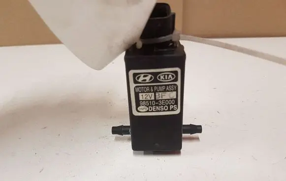 KIA Sorento Windscreen/windshield washer pump 985103E000