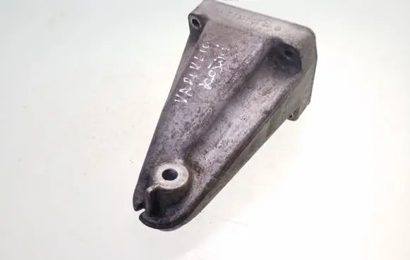 Mercedes-Benz E W211 Engine mounting bracket A6112230804