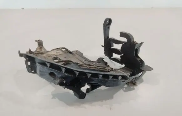 Audi A4 S4 B8 8K Headlight/headlamp mounting bracket 2002838R