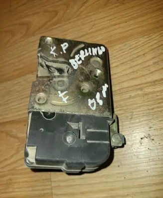Citroen Berlingo Front door lock