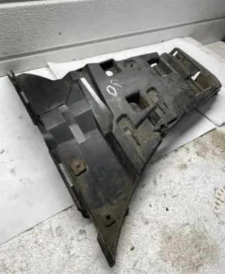 Audi A6 S6 C4 4A Front bumper mounting bracket 09190304