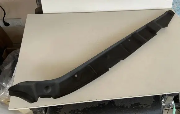 Audi Q7 4M Fender end trim 4M0821111