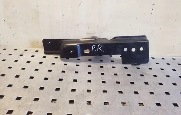 Audi Q7 4L Fender mounting bracket 4L0805698