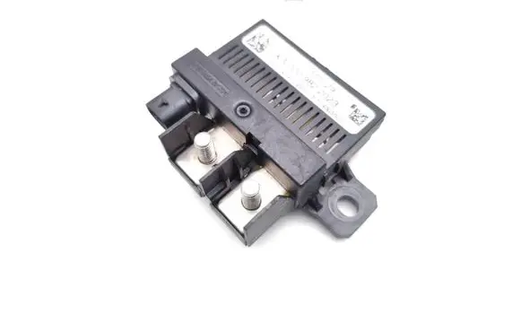 Mercedes-Benz C W204 Charging relay A0009822023