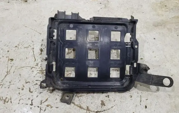 Audi A5 Other engine bay part 8W0907648A
