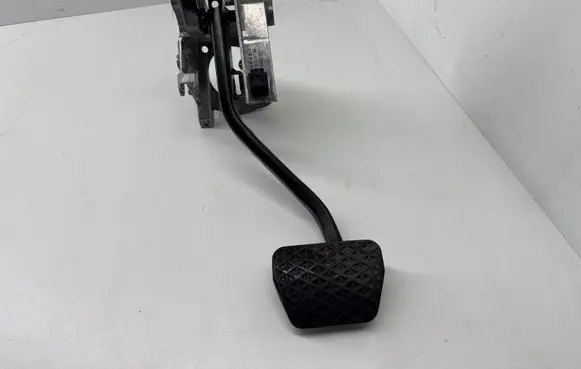 BMW X1 E84 Brake pedal 678711