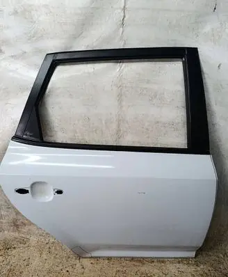 KIA Ceed Rear door 