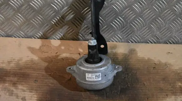 Porsche 718 Cayman 982 982c Engine mount vacuum valve 
