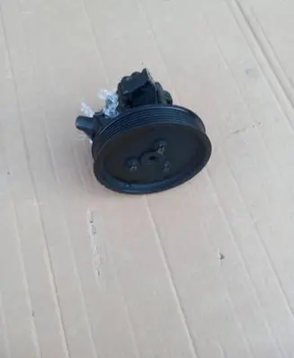 Mercedes-Benz C W203 Power steering pump A6112300115
